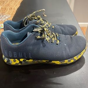 No bull trainers men’s 8.5, women’s 10